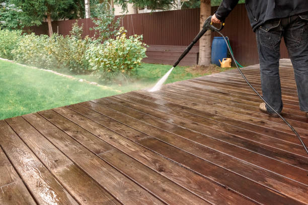 Best Pool Deck Cleaning  in Mount Sinai, NY